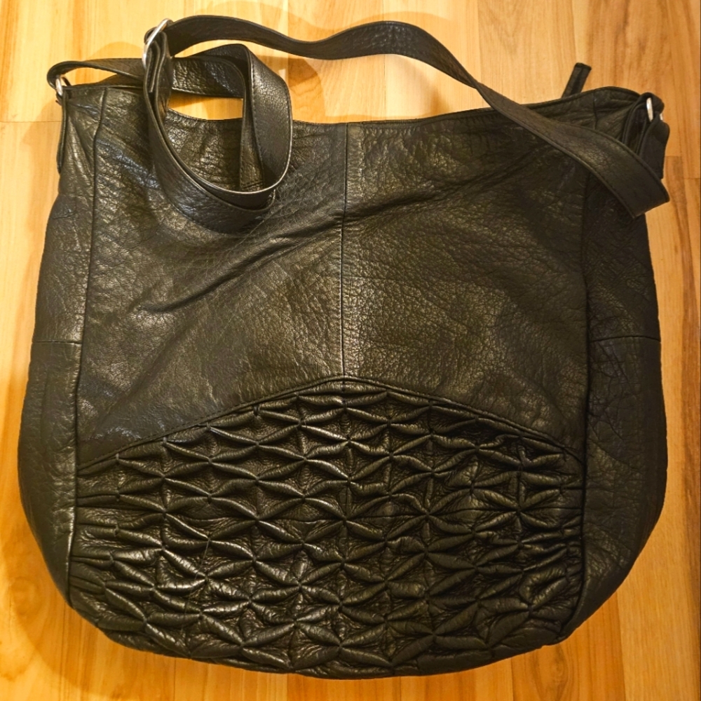Ladies Black Leather Shoulder Strap Handbag